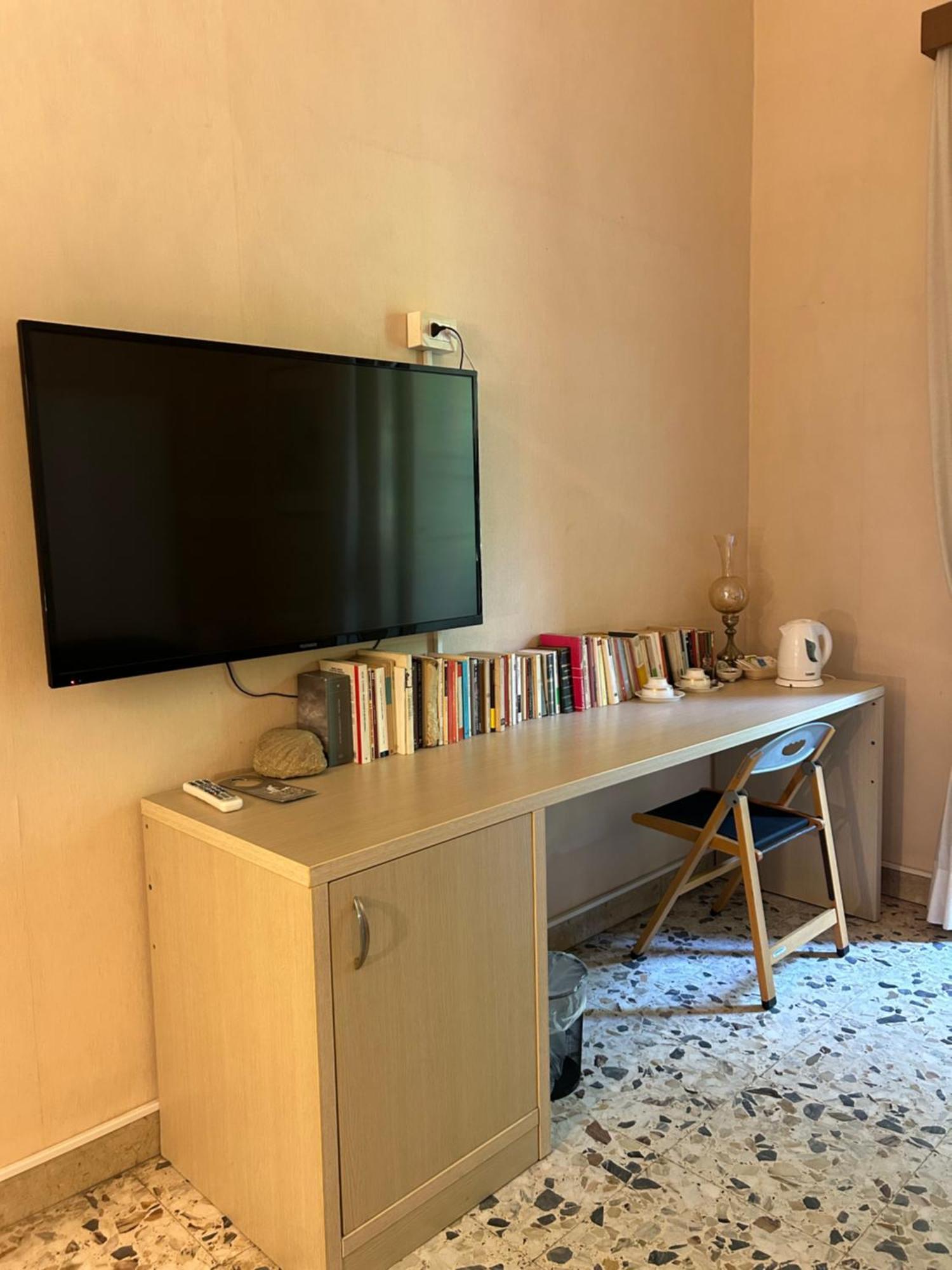 לינה וארוחת בוקר קטאניה Bed And Books חדר תמונה